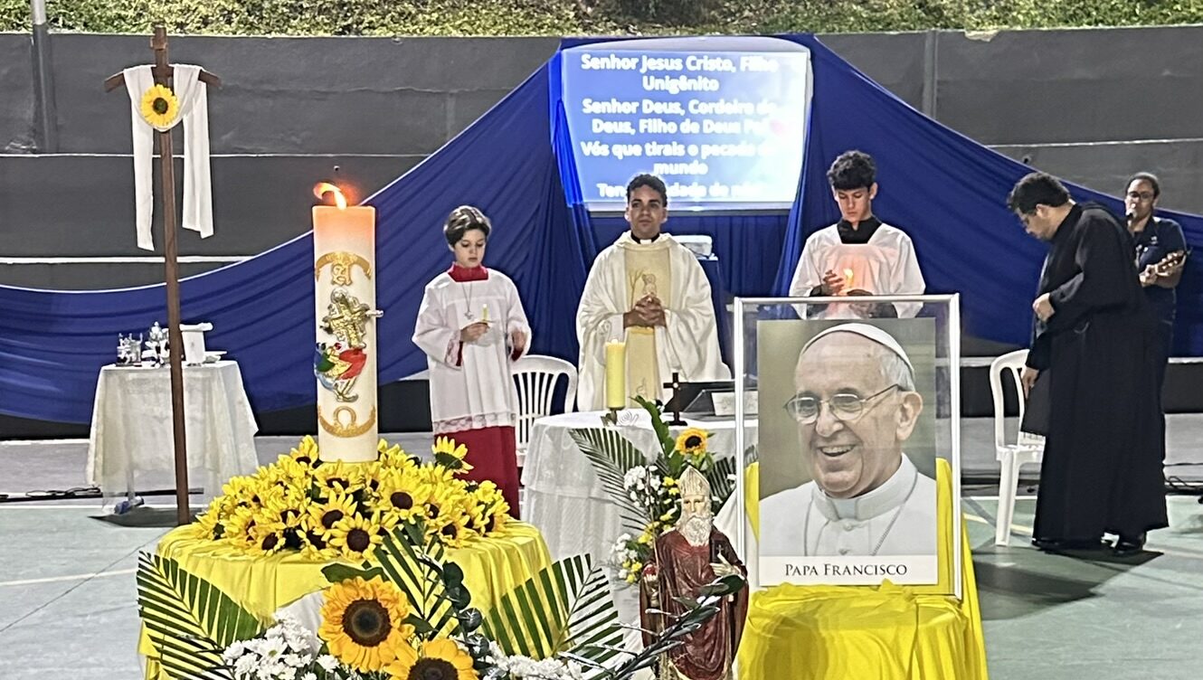 Uma Noite de Fé e Comunhão: Santa Missa Pascoal no CSAGZ Uma Noite de Fé e Comunhão: Santa Missa Pascoal no CSAGZ