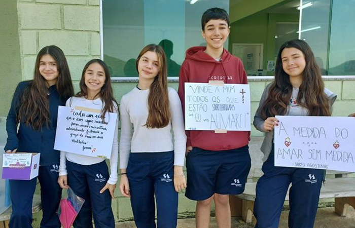 Voluntariado – estudantes do Colégio Santo Agostinho somam mais de 21 mil horas em ações sociais Voluntariado – estudantes do Colégio Santo Agostinho somam mais de 21 mil horas em ações sociais